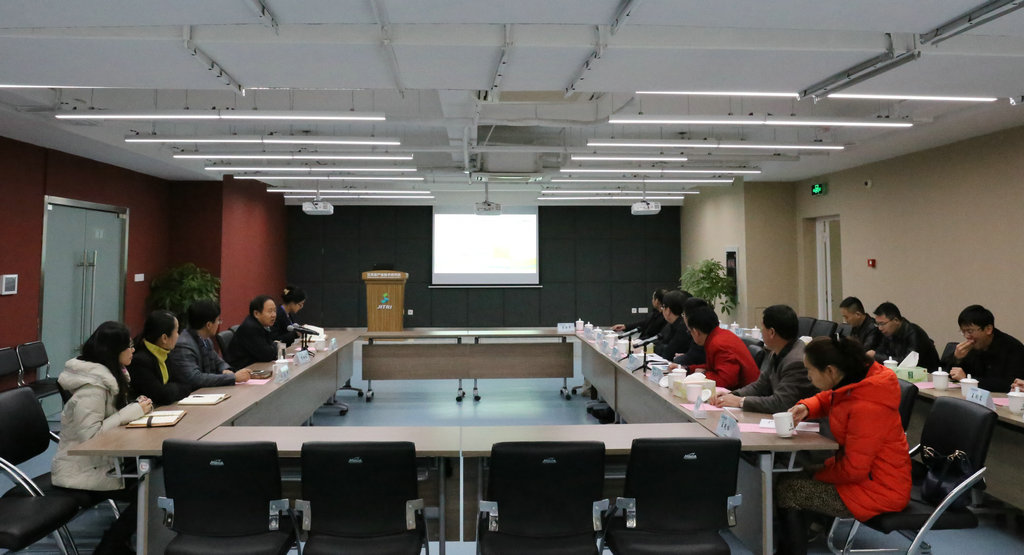商会组织会员到江苏省产业技术研究院参观调研